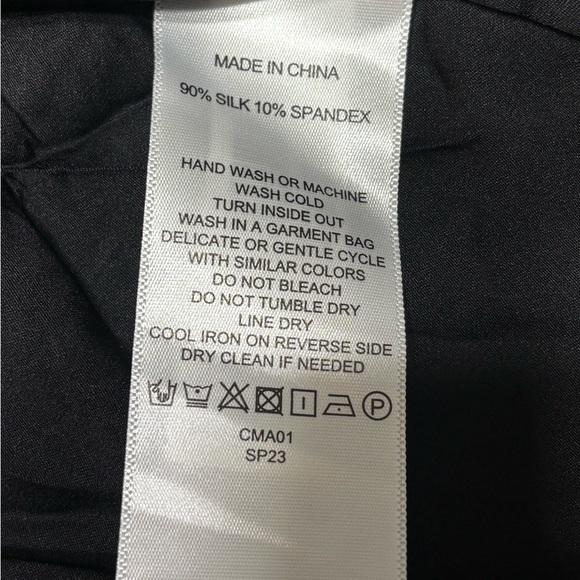 Quince Washable Stretch Silk Tee size Medium NWT - Picture 4 of 4